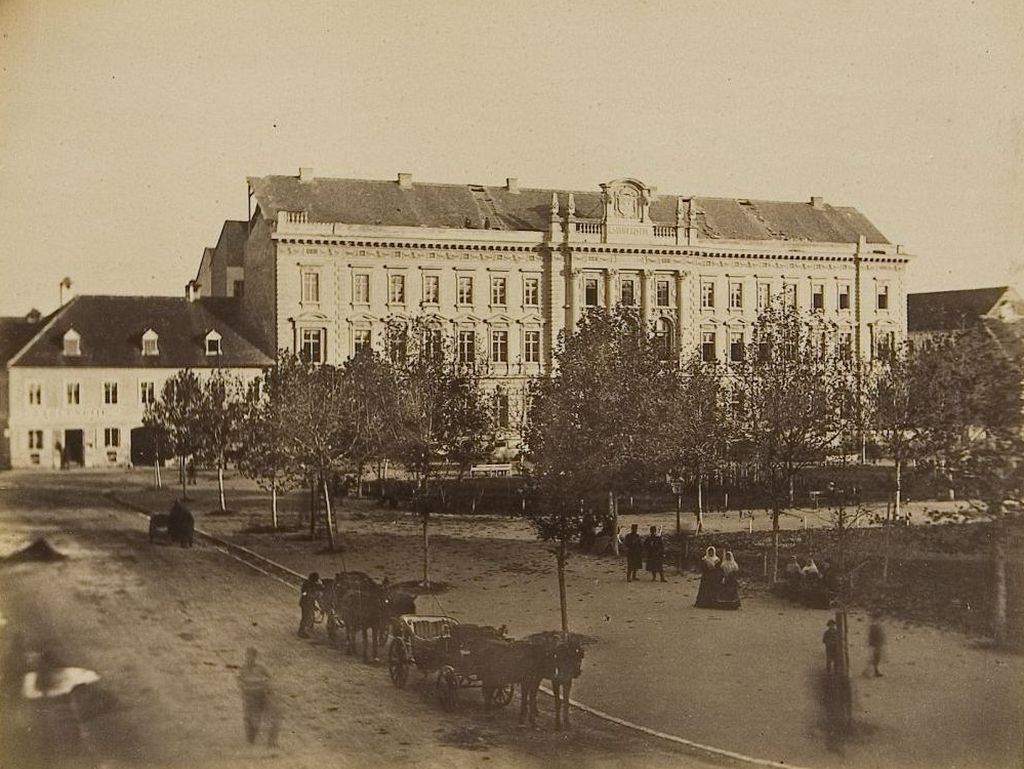 Palača Sudbenog stola na Zrinjevcu nakon potresa 1880. godine s vidljivim oštećenjima